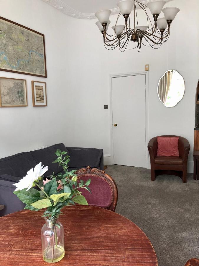 Olympia W14 Two-bedroom Apartamento Londres